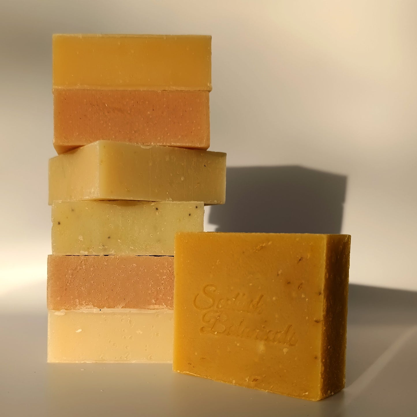 Assorted handmade soaps – SCOTTISH BOTANICALS vegan gift pack, case of 7