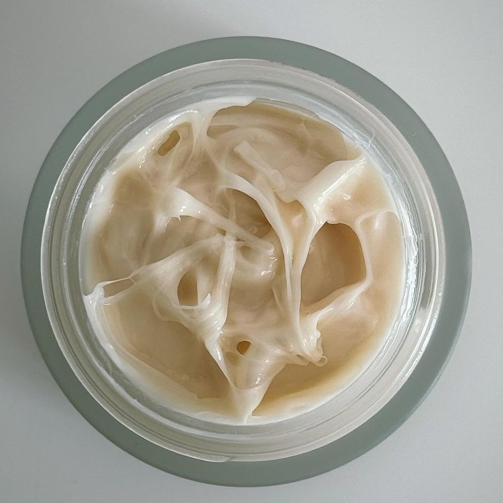 SEAWEED ORGANICS Mid Seaweed Rejuvenating Cream – a nourishing cream enriched with seaweed extracts, formulated to rejuvenate the skin, improve elasticity, and promote a youthful, radiant glow. by diana drummond