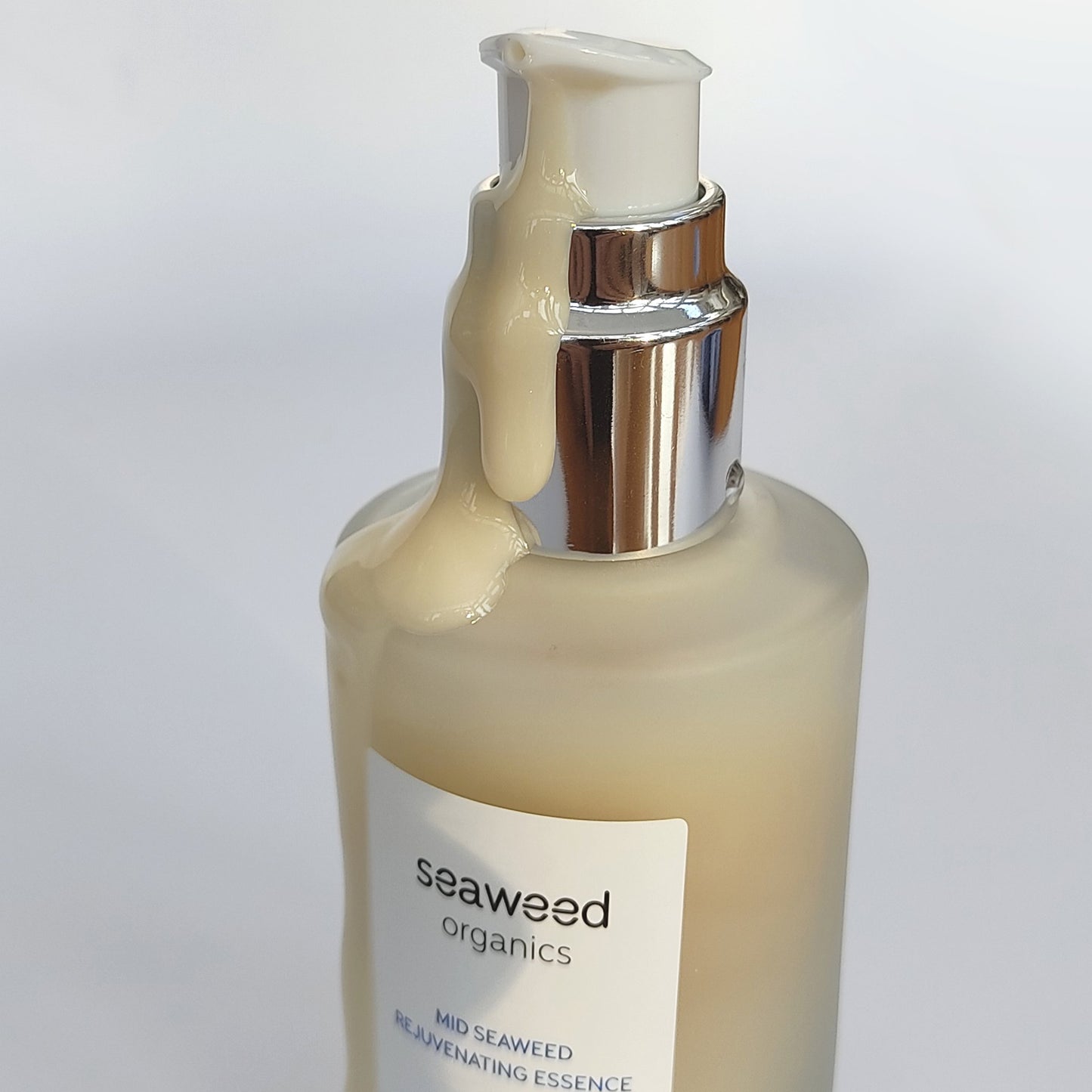 SEAWEED ORGANICS Mid Seaweed Rejuvenating Essence – a revitalizing essence enriched with seaweed extracts, designed to rejuvenate and restore skin's natural glow, promoting a youthful and refreshed appearance. by diana drummond