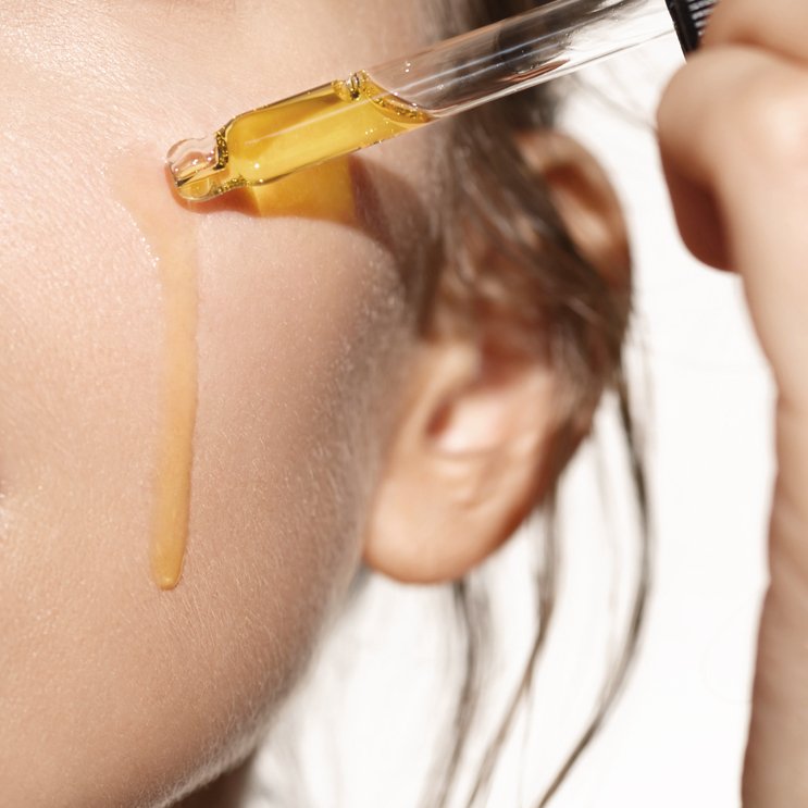 Restoring Facial Oil by SEAWEED ORGANICS with natural plant-based ingredients