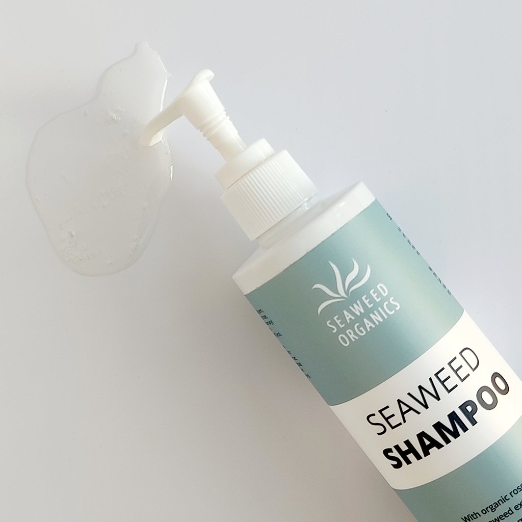 Herbal vegan shampoo with nourishing seaweed and rosemary extracts